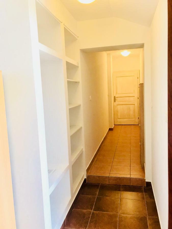 Apartments Vidovic Cezarji Eksteriør billede